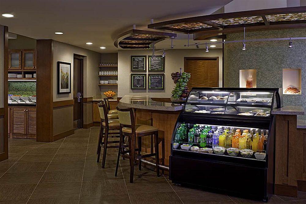 Hyatt Place Milwaukee Airport Restoran fotoğraf